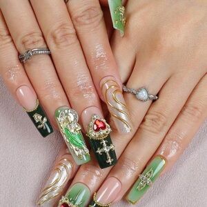 High Quality Hand Made Press on reusable Elegant Green and Gold Nail Art Set